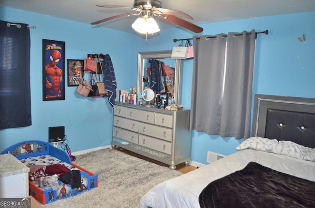 bedroom with ceiling fan