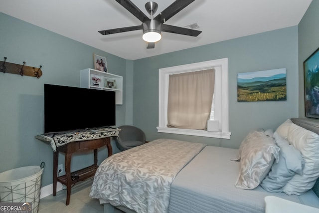 bedroom featuring ceiling fan