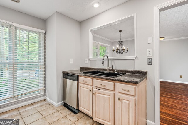 unfurnished bedroom with crown molding, carpet flooring, baseboards, and ceiling fan
