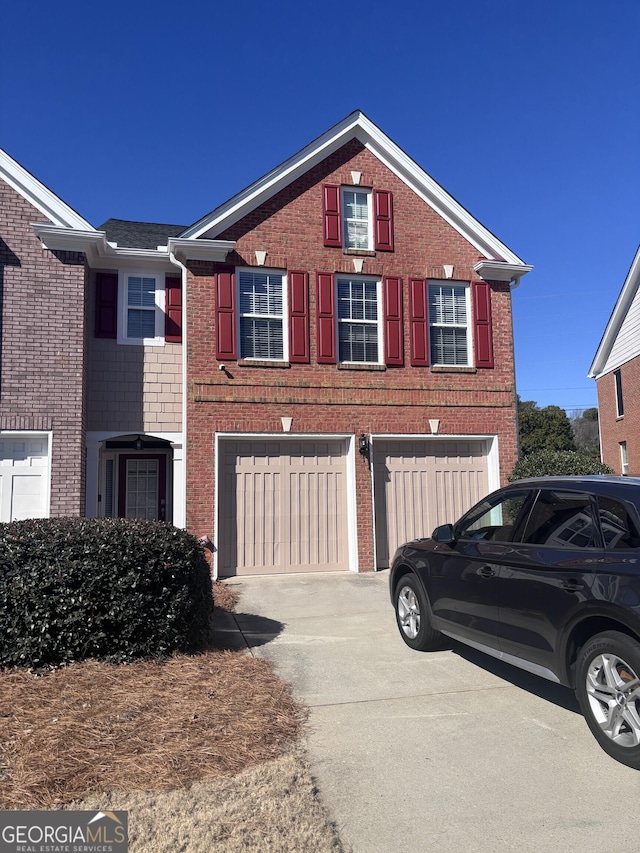 view of front facade featuring a garage