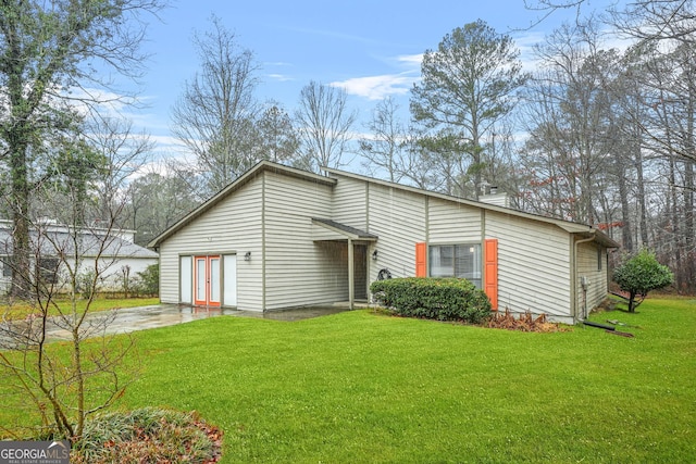 view of front of house with a front yard