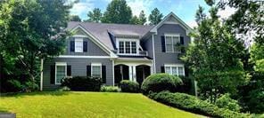 view of front of property with a front yard