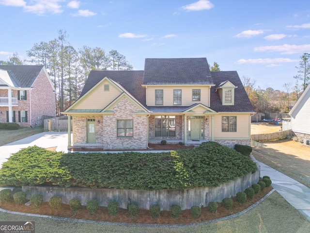 view of front of property