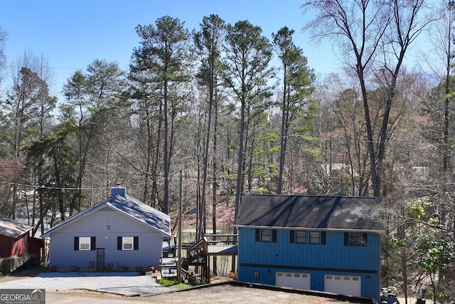 view of front facade featuring a garage