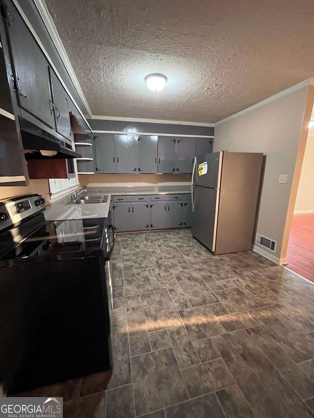 kitchen featuring sink, gray cabinetry, range with electric stovetop, stainless steel refrigerator, and ornamental molding