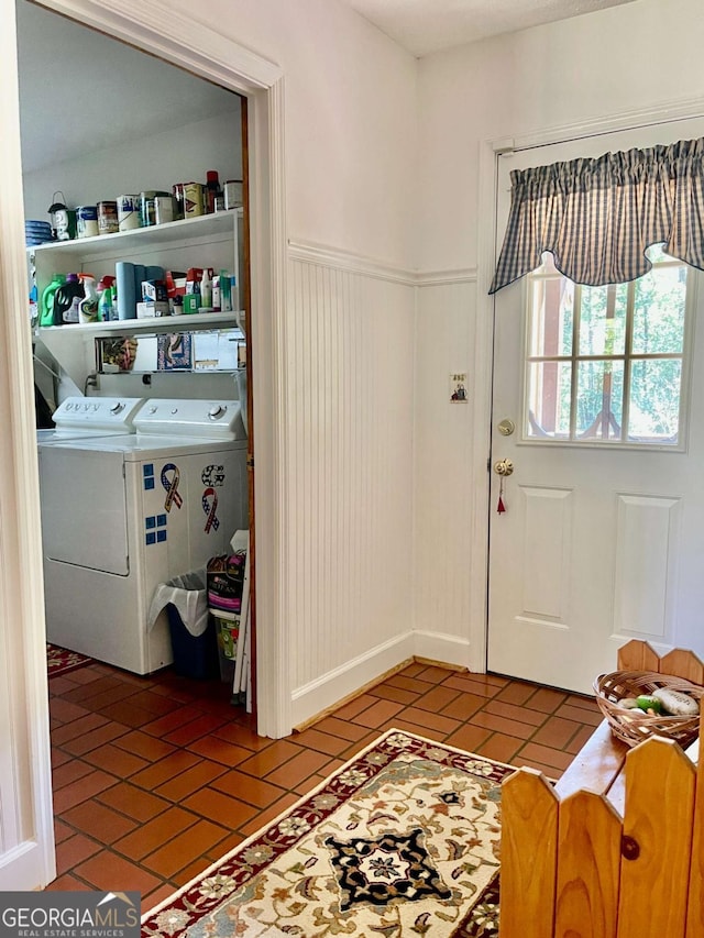 foyer with independent washer and dryer