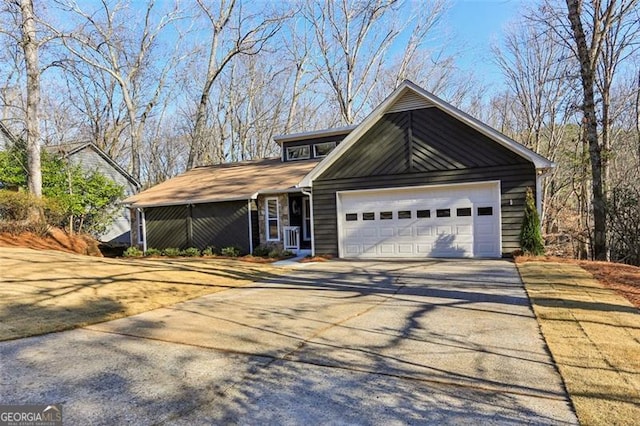 view of front of property featuring a garage