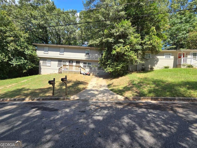 view of front of house featuring a front yard