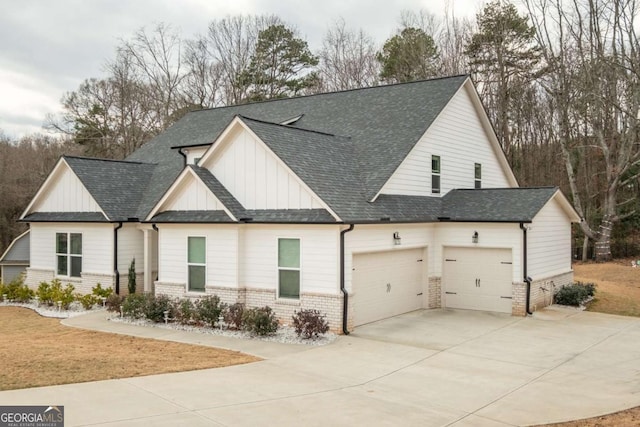 view of front facade with a garage