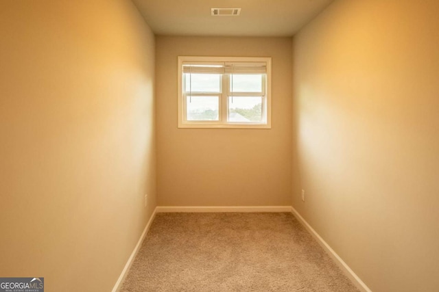 empty room featuring carpet