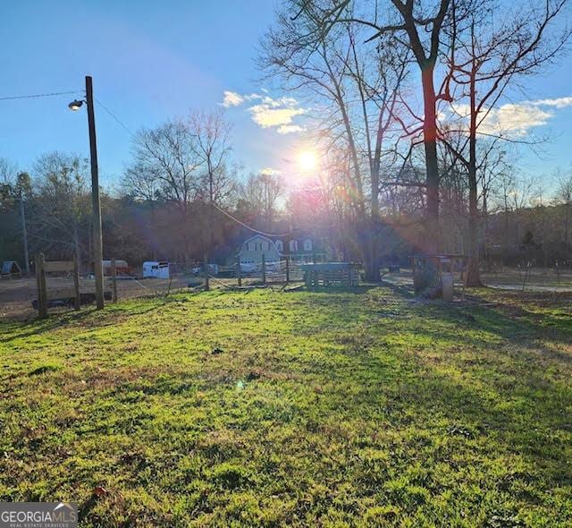249 Ponderosa Ln, Barnesville, GA 30204 - view of yard
