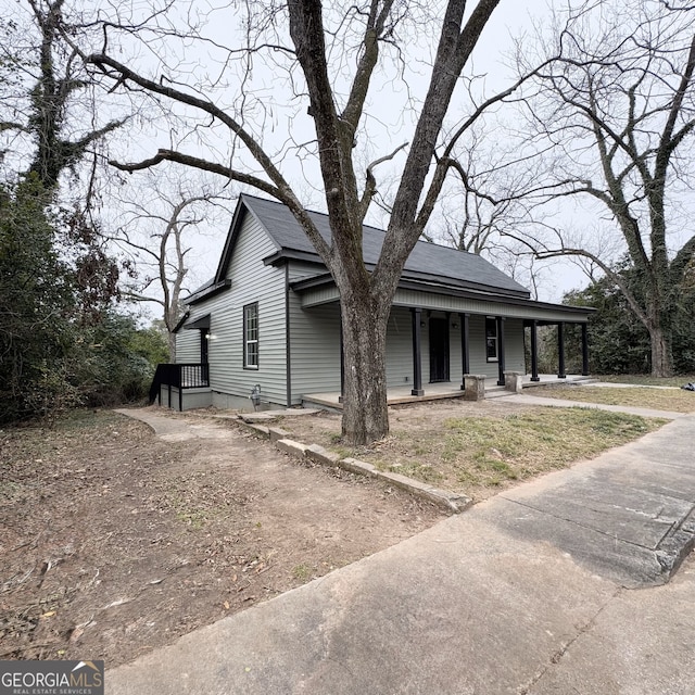 view of front facade with a porch