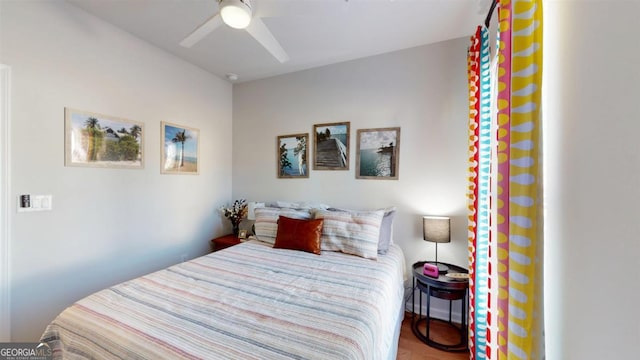 bedroom featuring ceiling fan