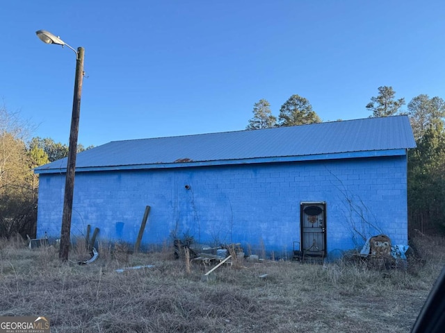 view of property exterior