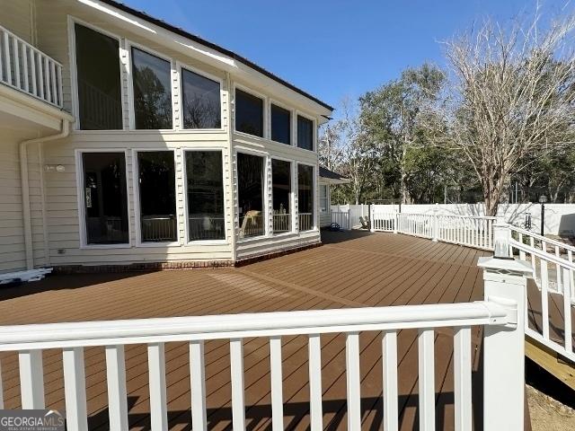 11 Plantation Dr, Swainsboro, GA 30401 - view of wooden terrace