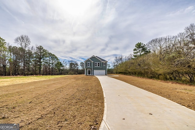 view of front facade featuring a garage