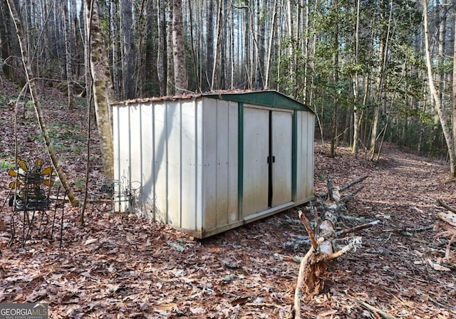 view of outbuilding