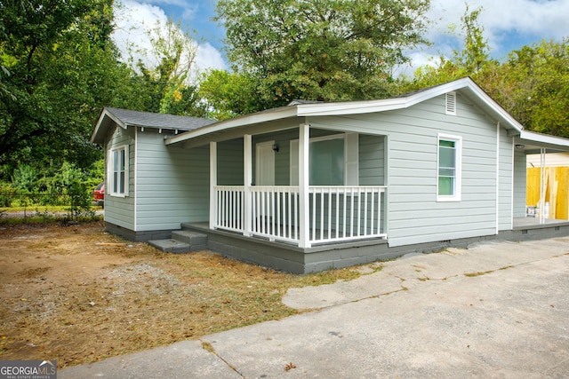 view of front of house featuring covered porch