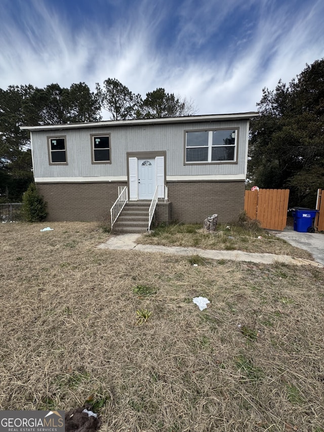 view of front of property