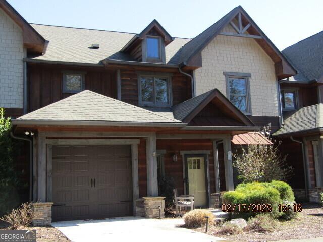 view of front of house featuring a garage