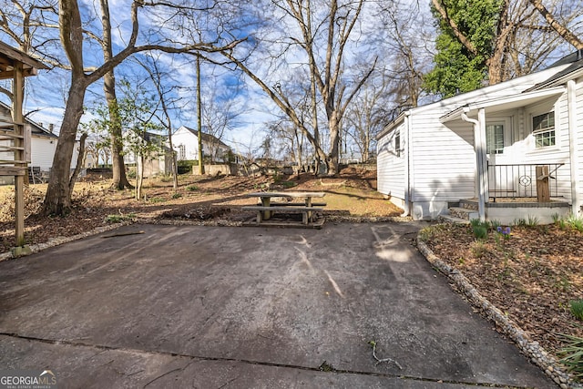 view of yard with a patio area