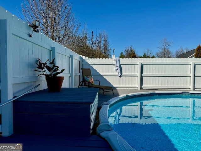 view of swimming pool