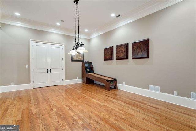 3201 Hobsons Ridge Trl NW, Acworth, GA 30101 - interior space with crown molding, light wood-style floors, and recessed lighting