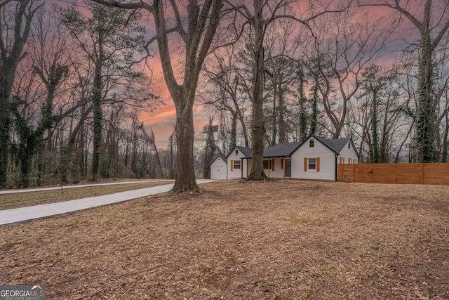 view of front of property