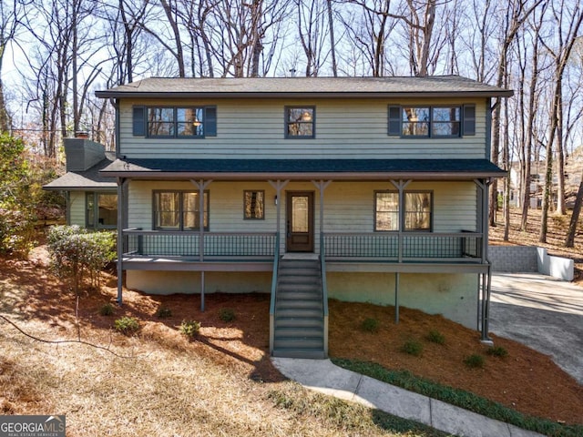 view of front of property featuring a porch