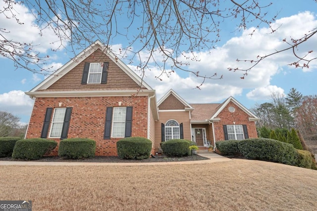 view of front of house with a front yard