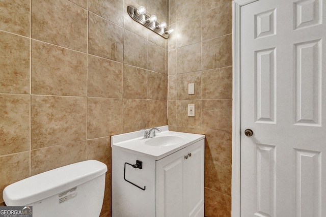 107 Overland Trl, Savannah, GA 31419 - bathroom with tile walls and vanity