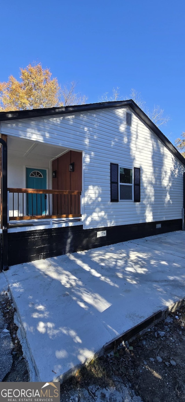 exterior space with a porch