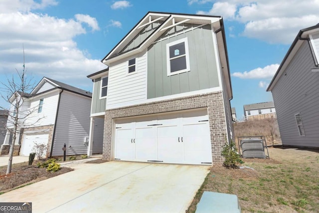 view of front of house featuring a garage