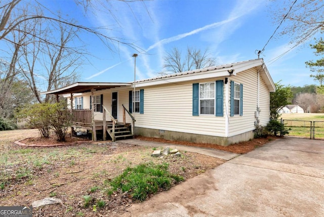 view of front of house with a porch