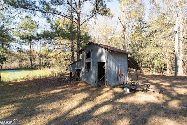 view of outdoor structure with an outdoor structure