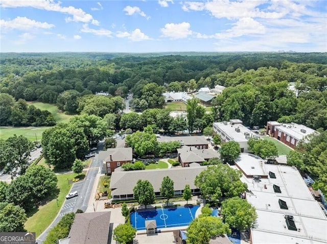 bird's eye view with a view of trees