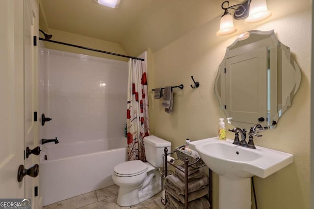153 Falls Creek Dr, Hiawassee, GA 30546 - full bath featuring shower / bath combo with shower curtain and tile patterned flooring