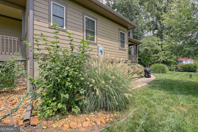 153 Falls Creek Dr, Hiawassee, GA 30546 - view of side of property featuring a lawn