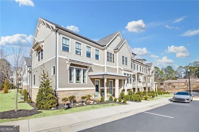 view of front of house featuring a residential view