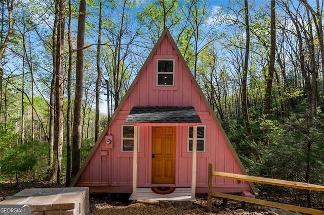 view of outbuilding