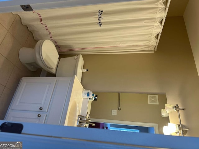 1035 Barnett Shoals Rd Unit 610, Athens, GA 30605 - bathroom featuring toilet
