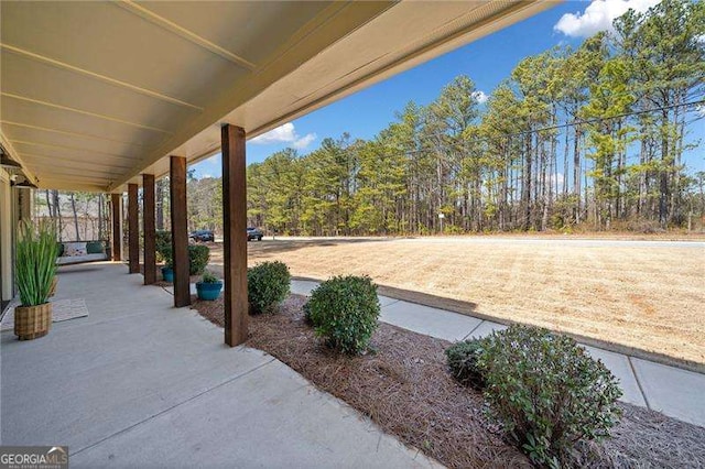 view of patio / terrace with covered porch