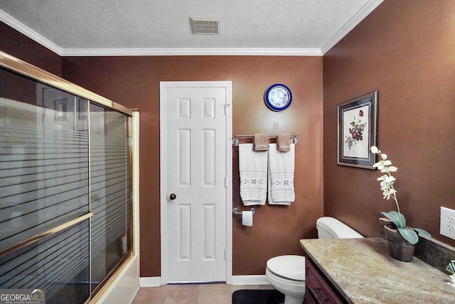 bathroom featuring crown molding, visible vents, toilet, enclosed tub / shower combo, and baseboards