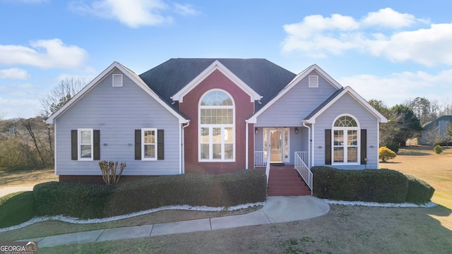 view of front of house featuring a front yard