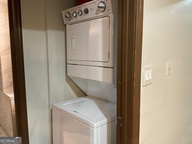 3630 High Point Ln SW, Atlanta, GA 30331 - clothes washing area with stacked washer and clothes dryer