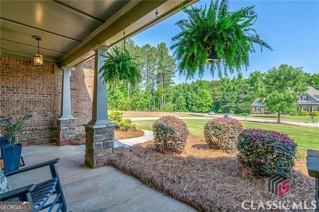 view of patio / terrace with covered porch