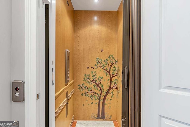 7524 Portbury Park Ln, Suwanee, GA 30024 - room details featuring elevator