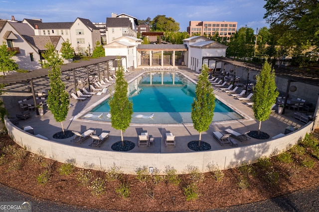 view of swimming pool