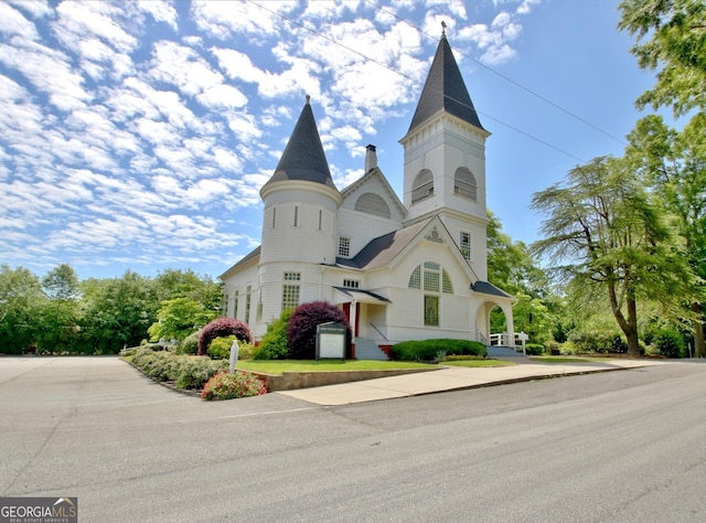 view of front of property