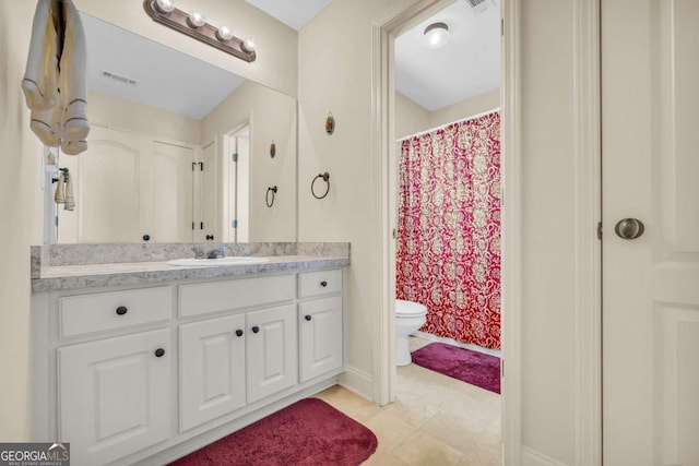 full bath featuring toilet, curtained shower, visible vents, and vanity